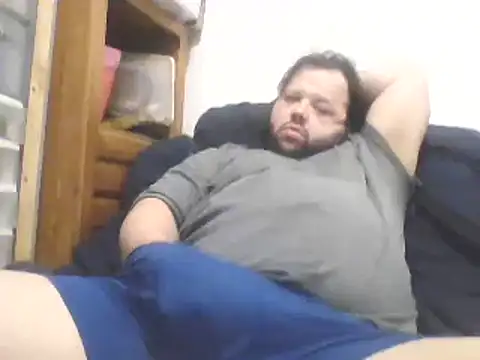 Strongbutgentle36 online show from January 18, 10:17 pm