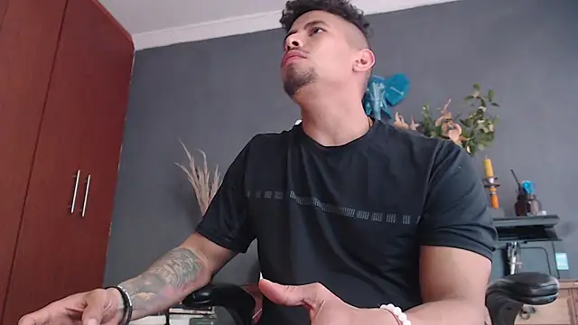 geirge teacherxx online show from March 17, 8:30 pm