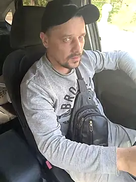 DanielOhCool online show from September 17, 11:11 am