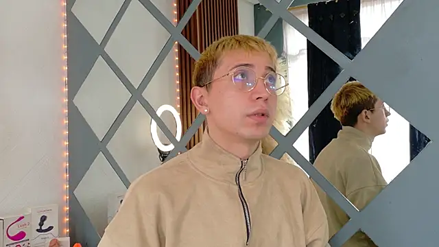 Chris Bennett online show from November 10, 1:05 pm