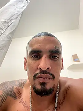 Snapshot of Prettyboiflaco chatting on October 4, 12:59 am Prettyboiflaco online show from October 4, 12:59 am