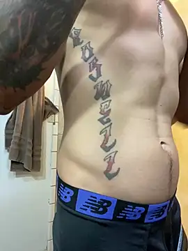 Snapshot of Prettyboiflaco chatting on December 25, 2:35 am Prettyboiflaco online show from December 25, 2:35 am