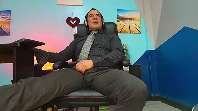 juanses n toro online show from October 17, 1:37 pm