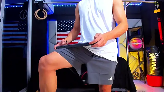 Aydenmiller96 online show from April 16, 2:33 am