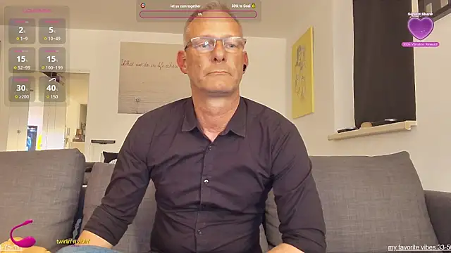 Snapshot of eternal_sin chatting on February 3, 6:49 pm eternal sin online show from February 3, 6:49 pm