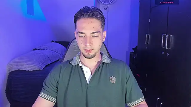 Alex smith00 online show from October 11, 2:26 am