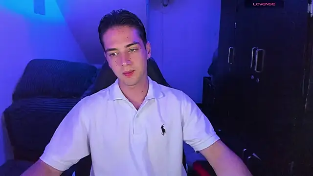 Alex smith00 online show from December 29, 11:08 pm