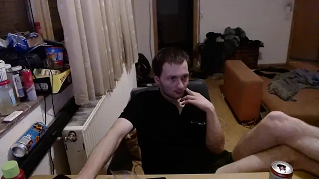 Snapshot of sexymann92 chatting on December 6, 7:23 pm sexymann92 online show from December 6, 7:23 pm