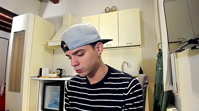 dylancrugerx online show from December 9, 8:08 pm