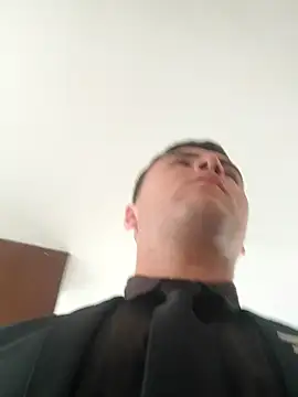 urielpereira online show from March 4, 1:18 pm