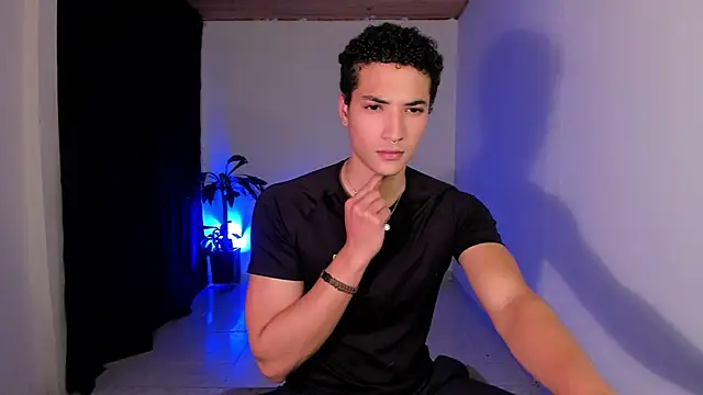 MitchellXD online show from December 4, 1:23 am