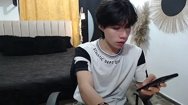 Elio-cam online show from March 18, 2:14 am