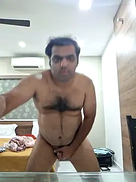 kaustubh45 online show from December 31, 5:51 pm