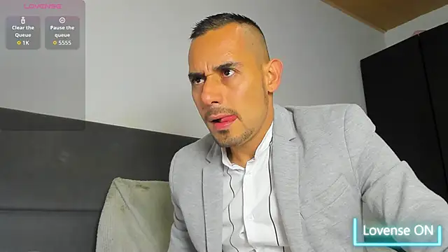 jhonyalzate2 online show from February 7, 3:13 am