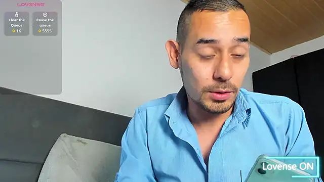 jhonyalzate2 online show from March 9, 1:43 am