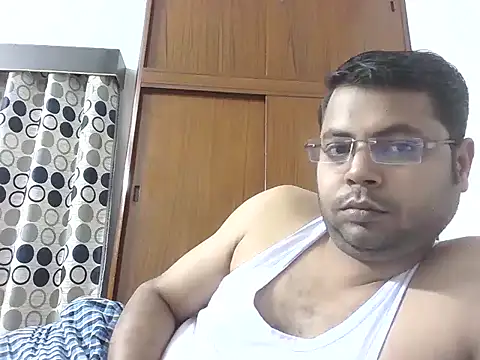 aakash ModelBrown online show from October 25, 7:43 am