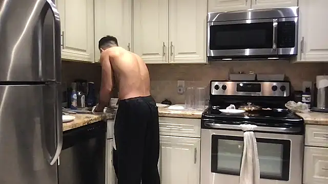 BigGuyMuscle online show from November 29, 12:01 am