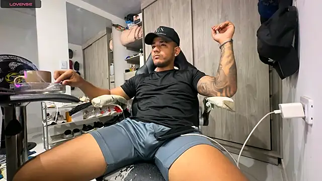 jordylatin20 online show from November 11, 11:54 pm