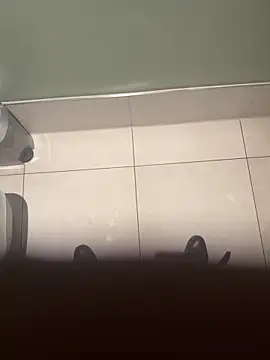 chocolatelongstrokes online show from April 4, 7:27 am