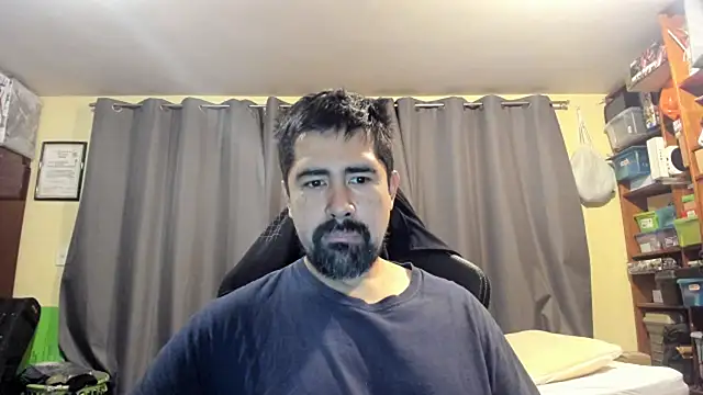 Snapshot of VonDoomdelToro chatting on October 7, 9:35 am VonDoomdelToro online show from October 7, 9:35 am