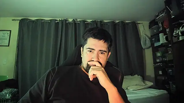 Snapshot of VonDoomdelToro chatting on October 8, 11:47 am VonDoomdelToro online show from October 8, 11:47 am