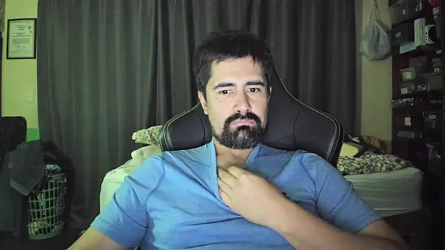 Snapshot of VonDoomdelToro chatting on October 21, 6:27 am VonDoomdelToro online show from October 21, 6:27 am