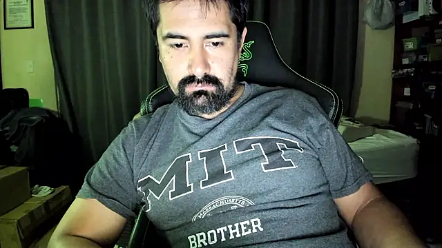 Snapshot of VonDoomdelToro chatting on October 28, 6:16 am VonDoomdelToro online show from October 28, 6:16 am