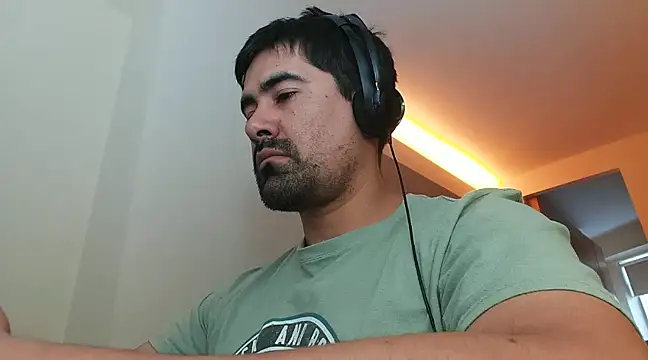 Snapshot of VonDoomdelToro chatting on February 11, 11:22 pm VonDoomdelToro online show from February 11, 11:22 pm