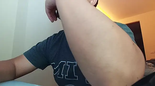 Snapshot of VonDoomdelToro chatting on February 11, 5:16 am VonDoomdelToro online show from February 11, 5:16 am