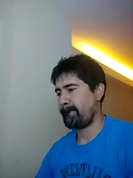 Snapshot of VonDoomdelToro chatting on January 5, 12:31 am VonDoomdelToro online show from January 5, 12:31 am