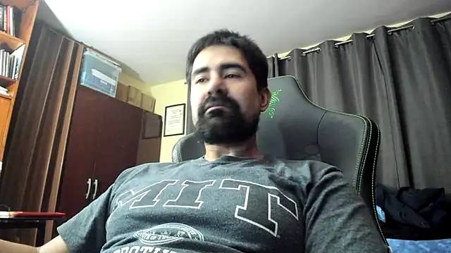 Snapshot of VonDoomdelToro chatting on December 7, 9:39 am VonDoomdelToro online show from December 7, 9:39 am
