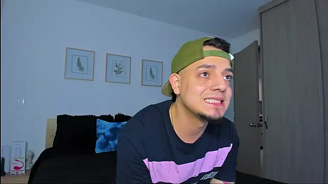 alejandro calderon1 online show from December 21, 7:05 am