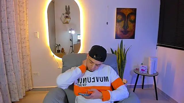 alejandro calderon1 online show from March 15, 6:32 am