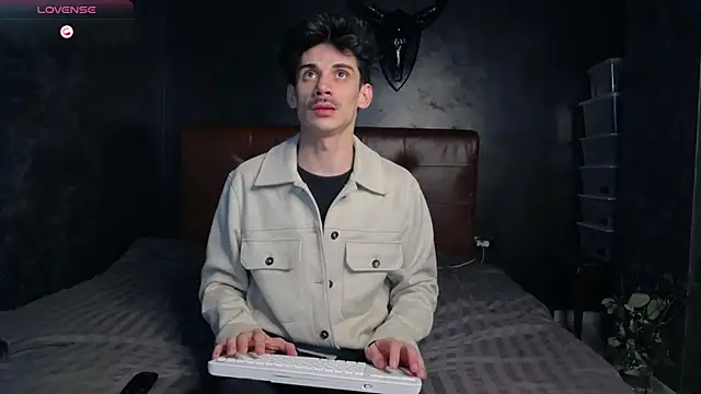 DanielCrush1 online show from February 23, 8:10 pm