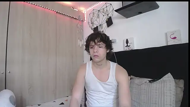 Santiago kiler online show from April 18, 1:01 pm