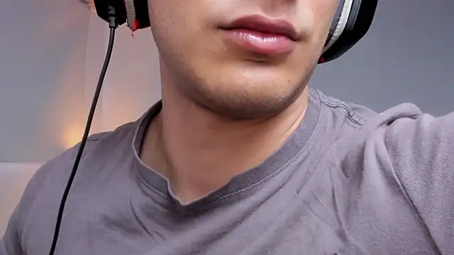 Snapshot of AlexRivera6 chatting on January 10, 10:36 pm AlexRivera6 online show from January 10, 10:36 pm