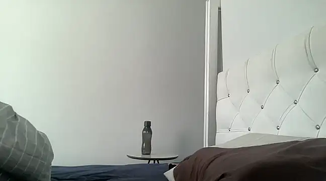 Snapshot of ALPHANDRE chatting on March 2, 5:23 am ALPHANDRE online show from March 2, 5:23 am