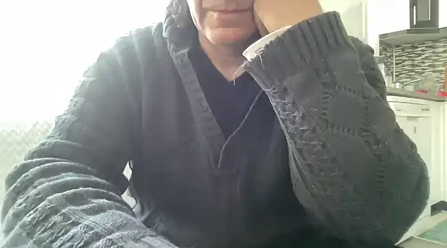 Snapshot of ALPHANDRE chatting on February 14, 6:34 am ALPHANDRE online show from February 14, 6:34 am
