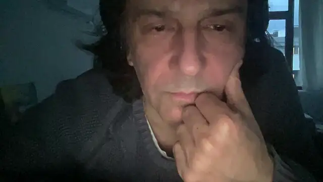 Snapshot of ALPHANDRE chatting on March 3, 3:57 pm ALPHANDRE online show from March 3, 3:57 pm