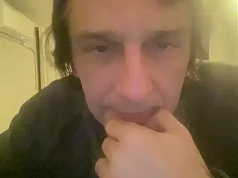 Snapshot of ALPHANDRE chatting on January 3, 6:03 pm ALPHANDRE online show from January 3, 6:03 pm