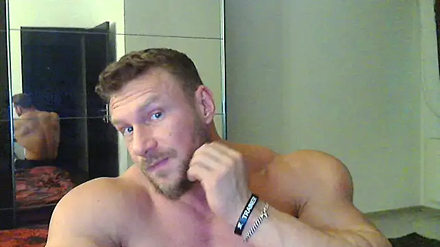 muscularkevin online show from December 2, 1:22 pm