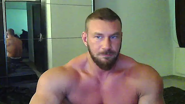 muscularkevin online show from May 25, 10:54 am