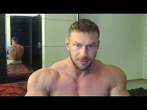 muscularkevin online show from December 13, 4:43 am