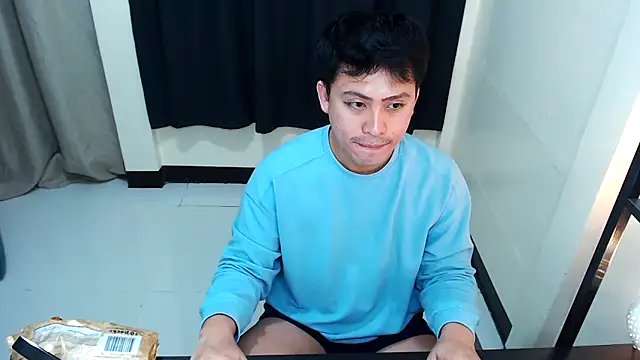 Snapshot of princeJayX chatting on October 7, 8:29 am princeJayX online show from October 7, 8:29 am