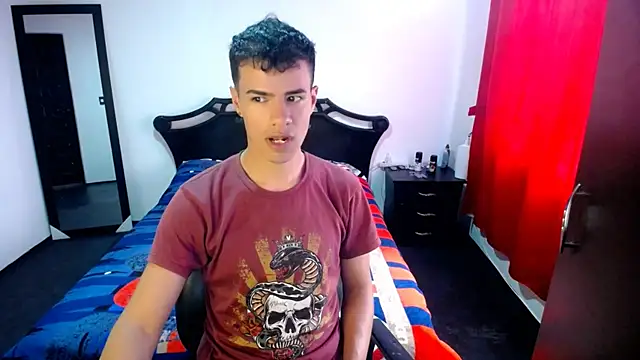 Snapshot of Deiby_casas chatting on February 24, 9:41 pm Deiby casas online show from February 24, 9:41 pm