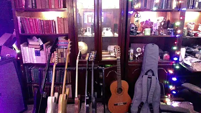 BeardedBear999 online show from September 8, 3:11 pm