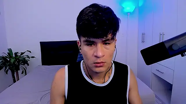 Eiden allenx online show from February 5, 4:04 pm