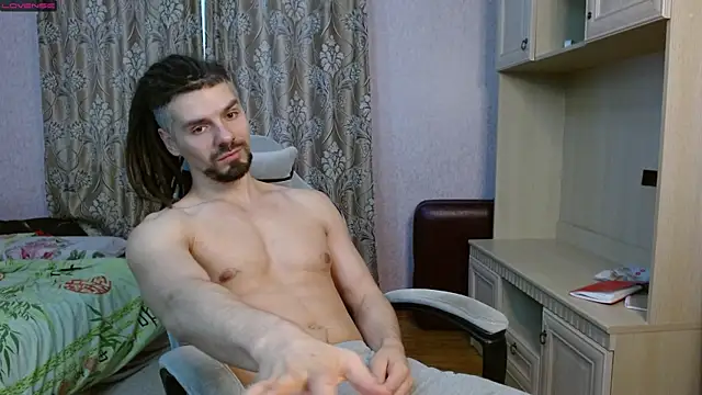 Aestheticguy101 online show from January 26, 7:42 am