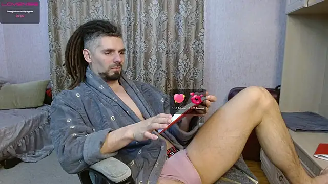 Aestheticguy101 online show from March 1, 8:14 am