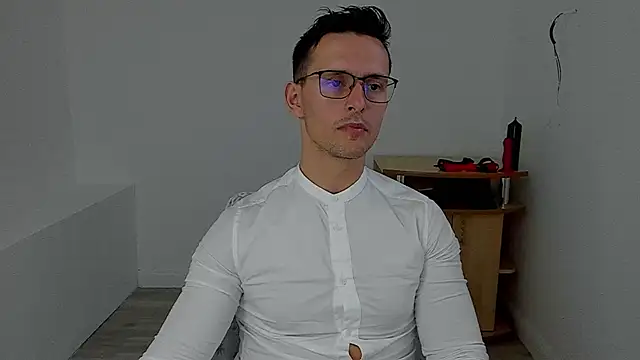 sexxymuscles4u online show from December 2, 12:27 pm